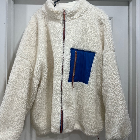 Fabletics Jackets & Blazers - EUC Fabletics Rylan Sherpa Jacket size 3X white with brown blue details worn 1x